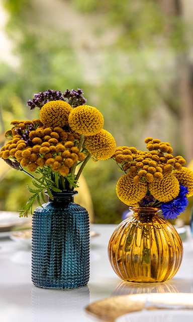 Trio aus Blau, Gold und Schneeweiss